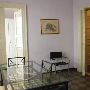 Apartament Three Near Station, Katania